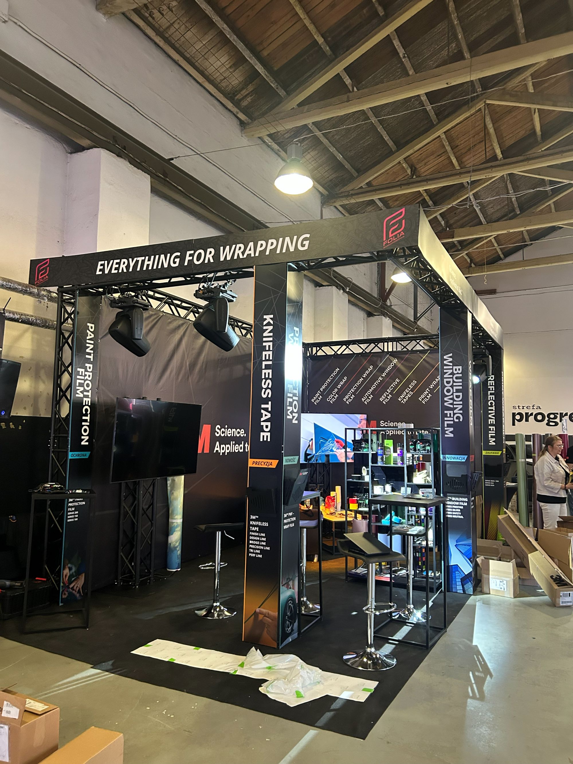 Multimedia targowe z ekranem LED