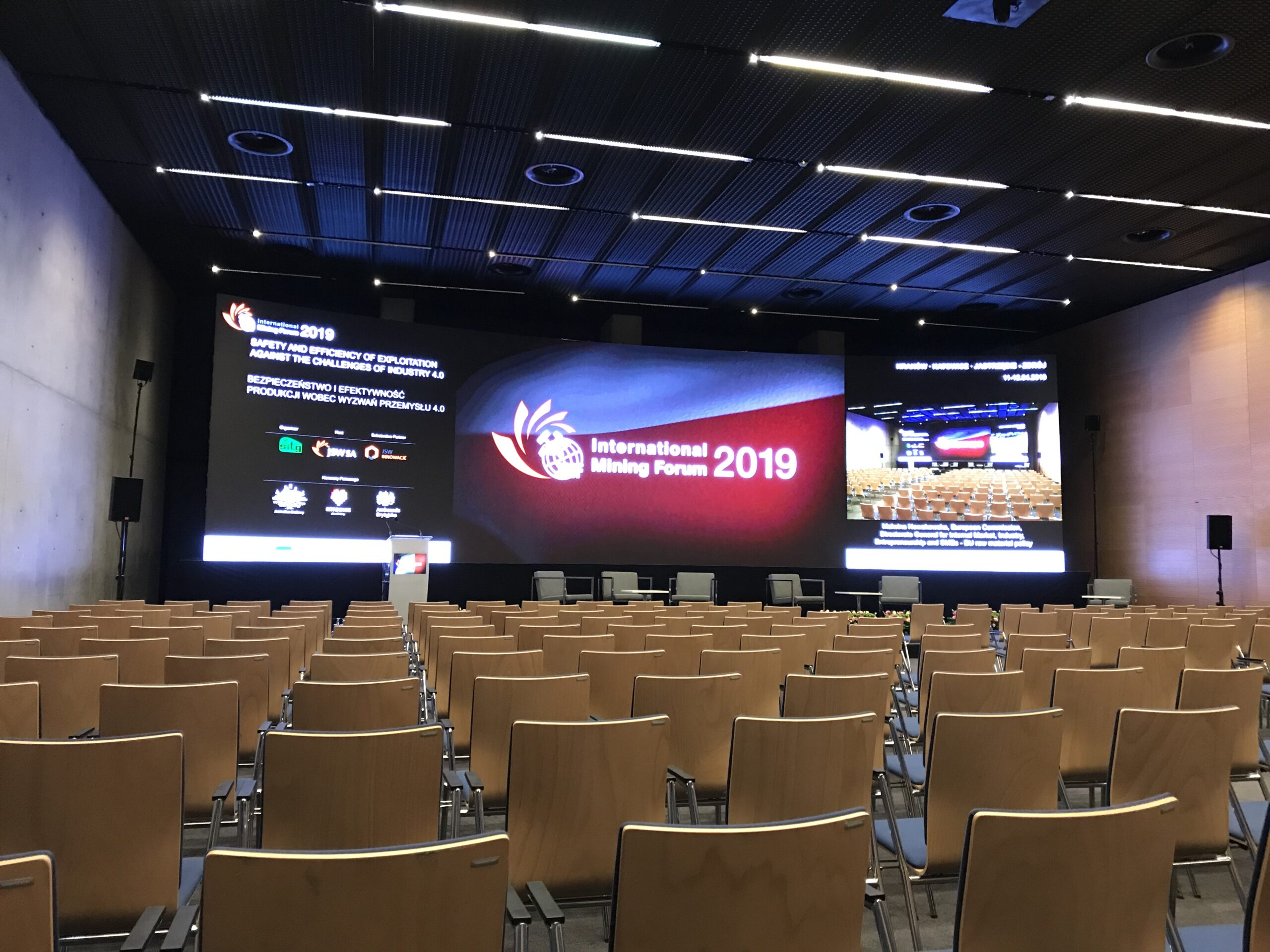 Wynajem telebimu na konferencje